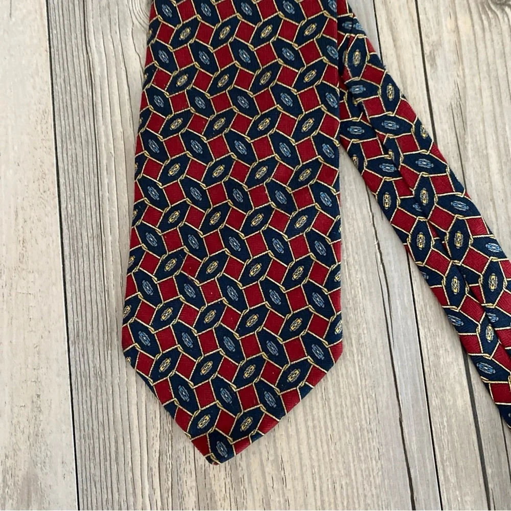 Geoffrey Beene Classic New York Mens Silk Tie Made In USA